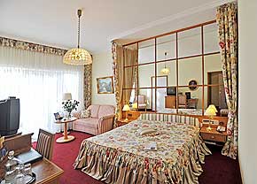 Geräumige Komfort-Doppelzimmer im 4-Sterne-Hotel 534-bgif im Ahrtal in Rheinland-Pfalz